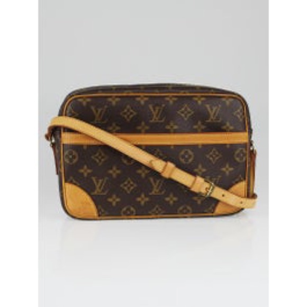 LOUIS VUITTON Authentic Louis Vuitton Monogram Canvas Trocadero 27 Bag